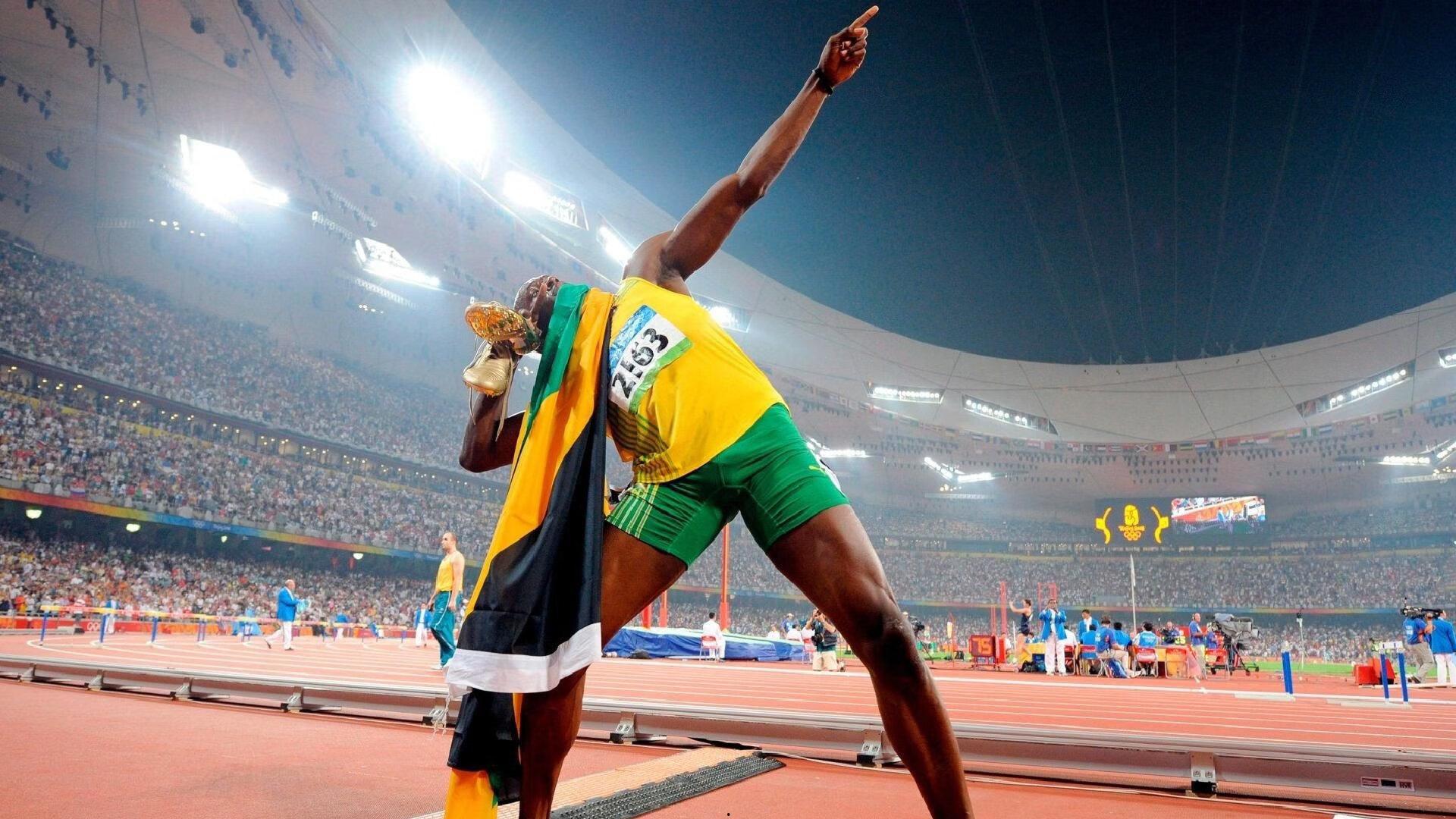 当你想进球时，立柱都会帮你，门框助攻成足球新景观